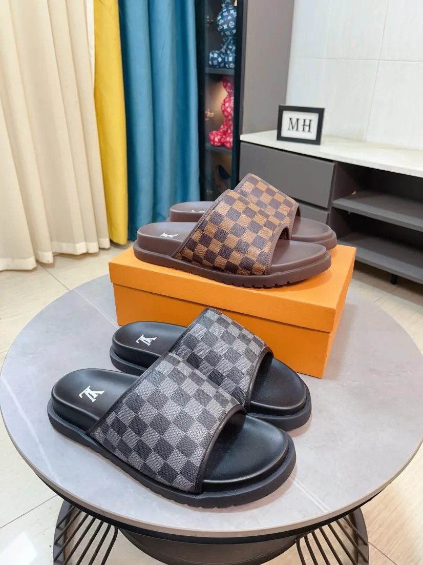 Men's shoes 💰360🌹🌹 (lv-Louis Vuitton) new men's sandals, high-end boutique, exquisite embossed logo decoration on the upper, fine workmanship, super soft soles, casual, loose and comfortable, a must-have in summer! \nsize：38-44